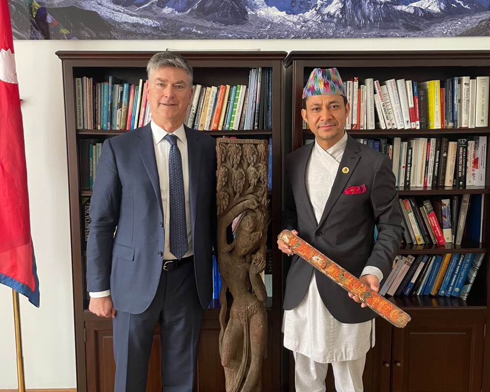 Christopher A. Marinello with Gahendra Rajbhandari, Ambassador of Nepal to Belgium and the Netherlands.Photo courtesy of Art Recovery International.